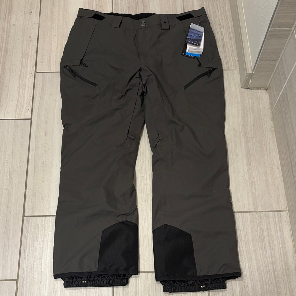 Ski and Snowboard 🏂 Men's Black and Gray Pants